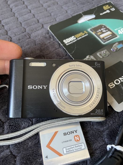 Aparat Foto Digital SONY Cyber-Shot Steadyshot DSC-W810 Black 20.1 MP