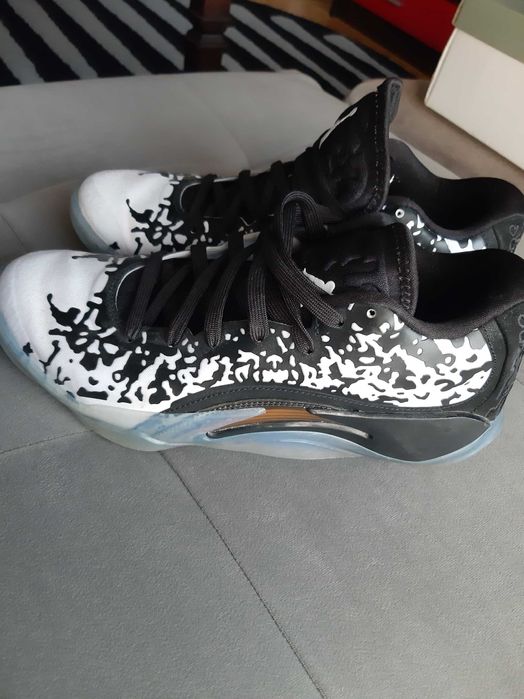 Маратонки Nike ZION 3 Jordan