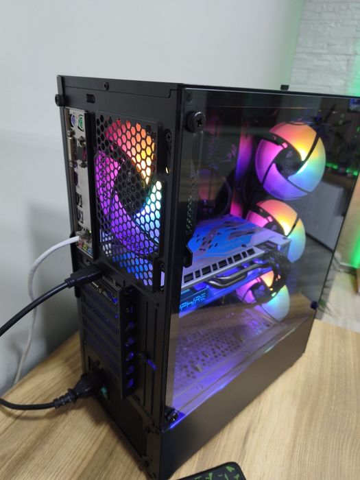 Компютър i3 8100, RX 580 8GB, 16 GB RAM