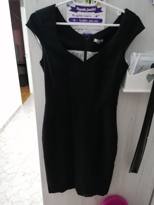 Vând rochite business, elegante ieftine marime M