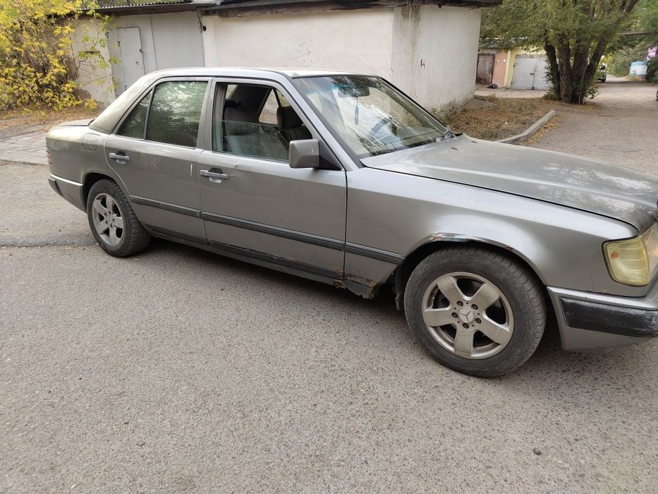 Продам машину  Мерседес 124