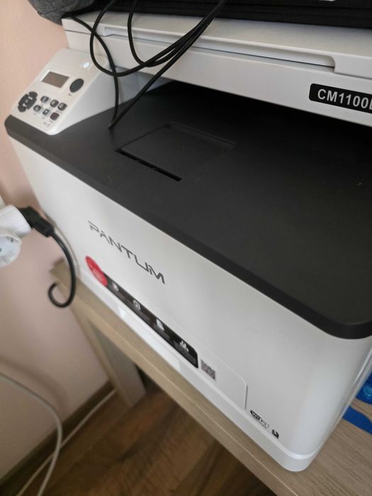 Продавам принтер pantum CM1100DW