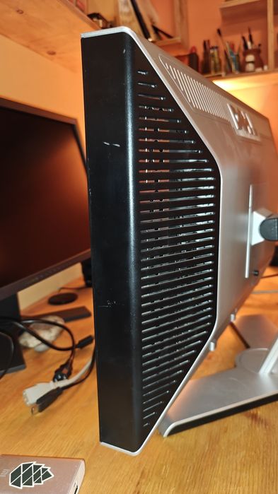 Монитор Dell 2408wfp