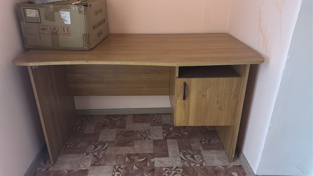 Продам офисный стол