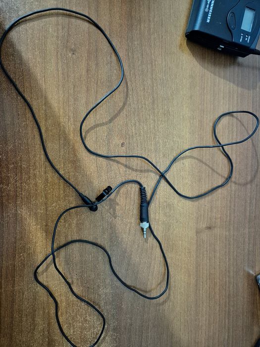 Emitator Sennheiser sk 100 (ew 100) G3 + Lavaliera ME 2 (Band B 626-668 MHz)
