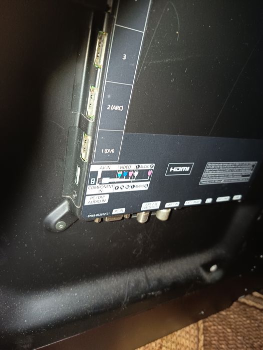 Vând televizor LCD Samsung funcționează fără internet