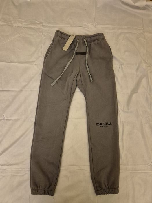 Pantaloni Essentials Noi