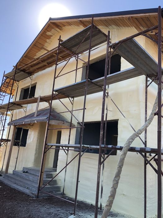 Izolatie spuma poliuretanica Hidroizolatii cu Polyurea(Poliuree)