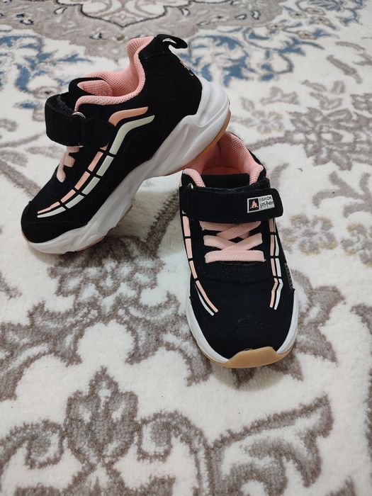 Кроссовки на девочку