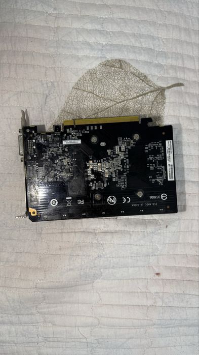 GT 1030 видеокарта Gigabyte