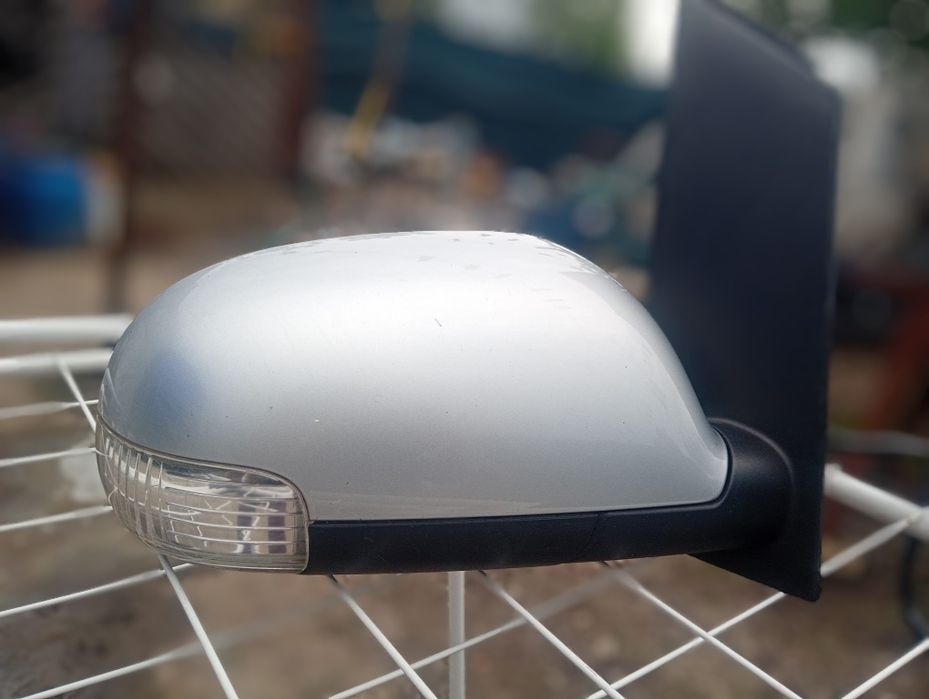 Vând oglinda Volkswagen touran
