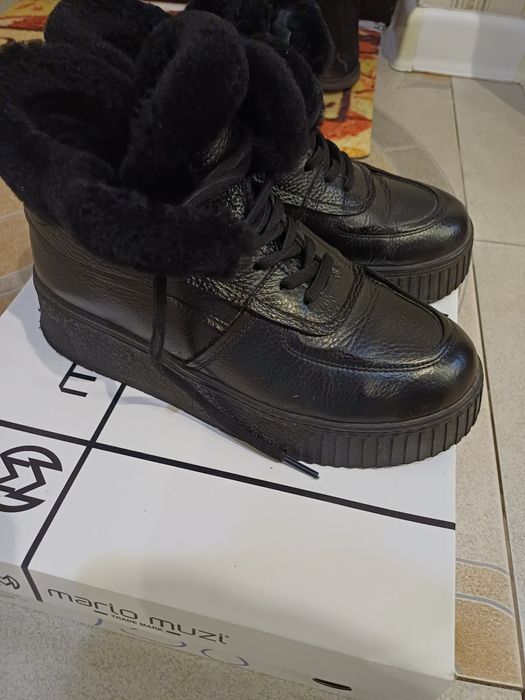 Зимние женские ботинки