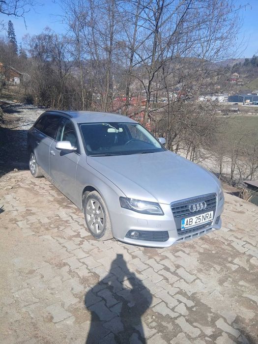 Audi a4 b8 mașină in stare buna