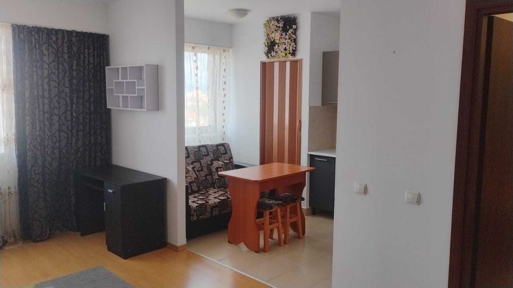 Proprietar, închiriez garsoniera tip studio