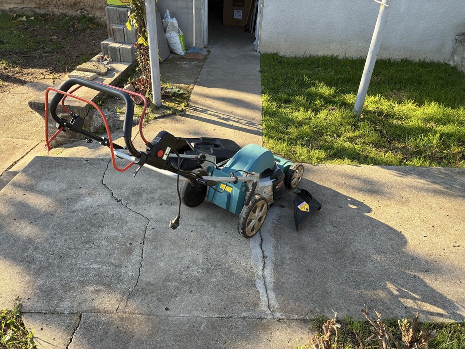 Електрическа косачка Makita ELM4621