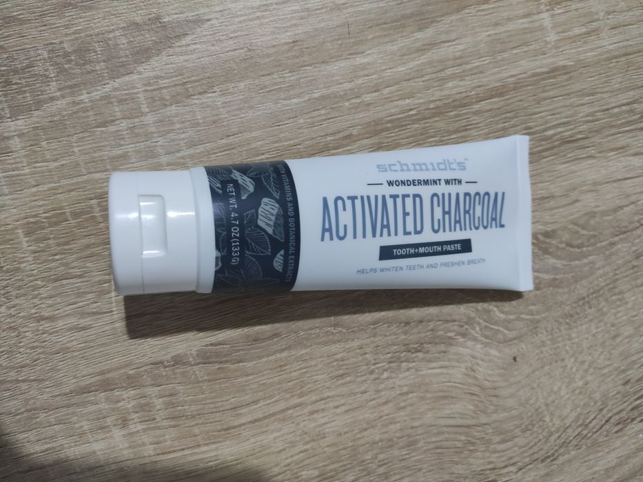 Pasta de dinti Schmidt's cu carbune activ 100% naturala