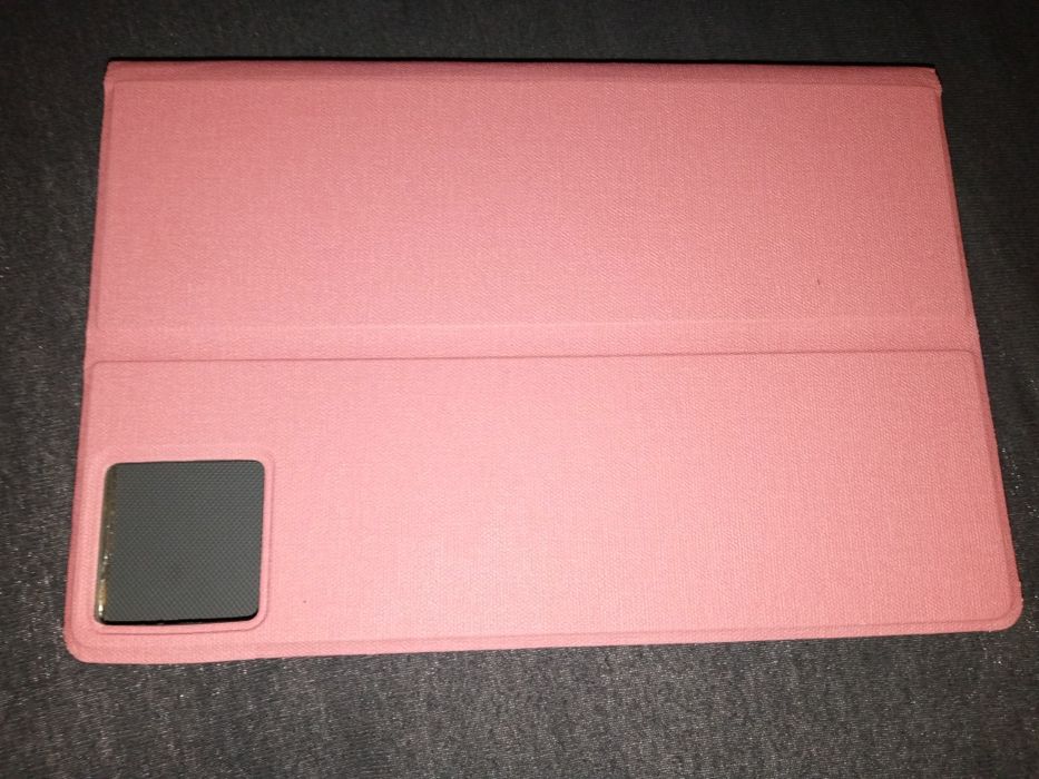 Vând tabletă in stare foarte buna aspect 10 din 10 are și tastatura