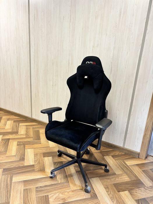 Продам игровые кресло