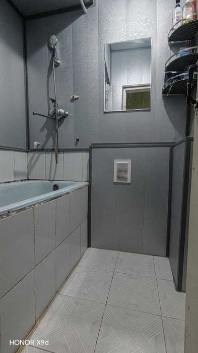 Qarshi sh 2 xonali kvartira sotiladi