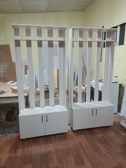 Прихожая мебель.