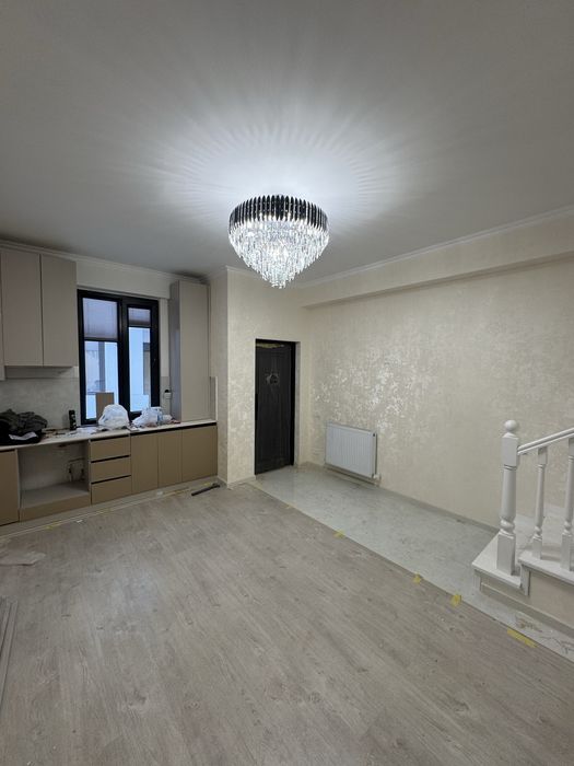 Буюк Ипак йули 2 спальный + Кухня Студия М.Горький