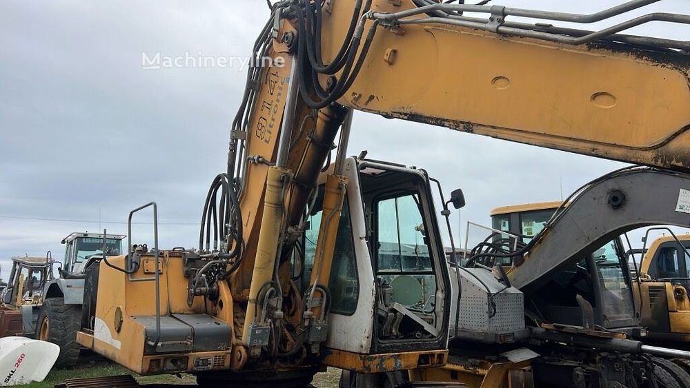 Cilindru hidraulic pentru excavator Liebherr R 914 HD S