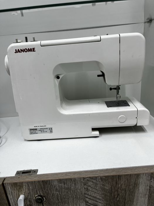 Швейная машина Jahome