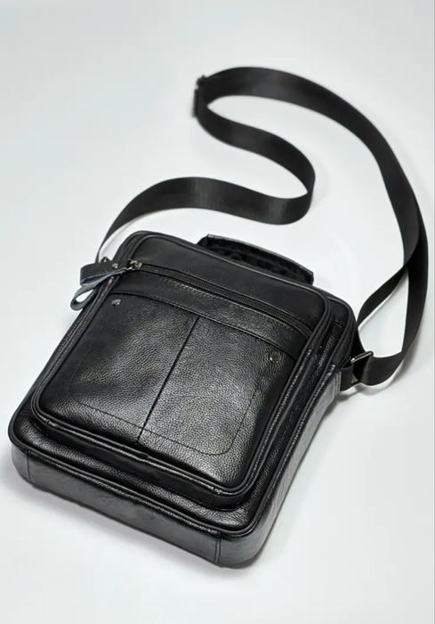 Мъжки елегантни кросбоди чанти с два размера /Черна естествена кожа!