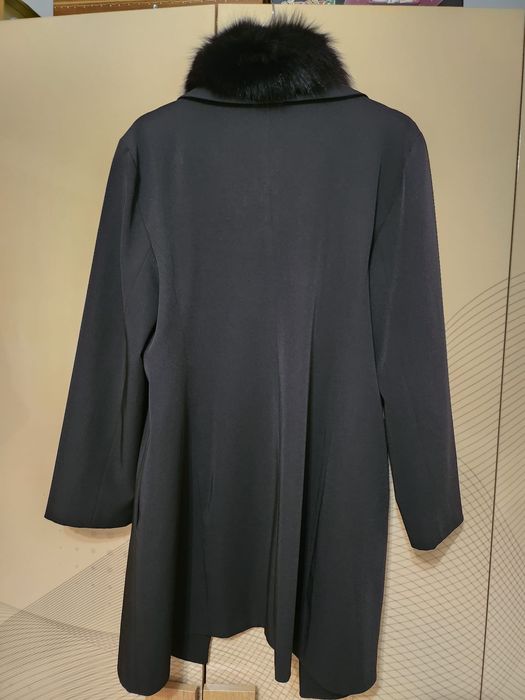 Palton cu guler de blană de vulpe