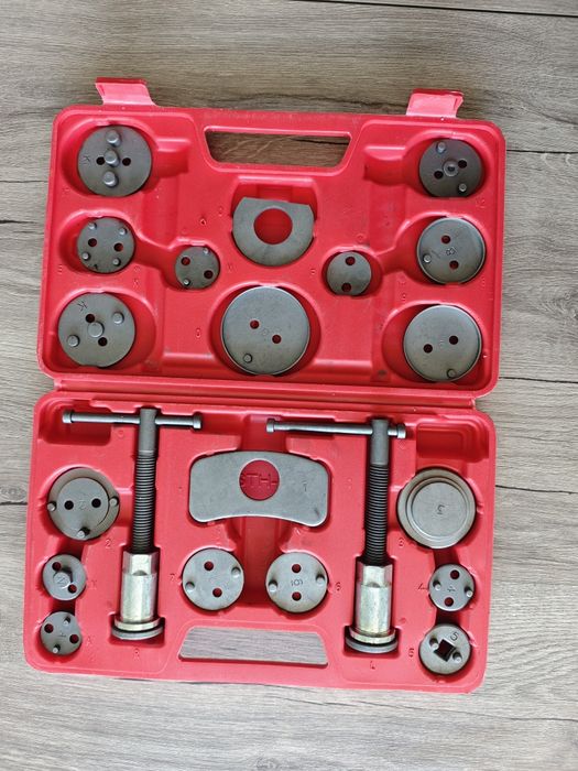 Комплект за връщане на бутала на спирачни апарати