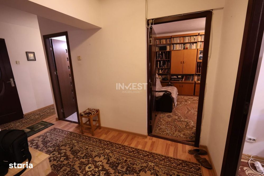 Apartament de vanzare, 4 camere, decomandat, zona Pacurari-Pizza Smile