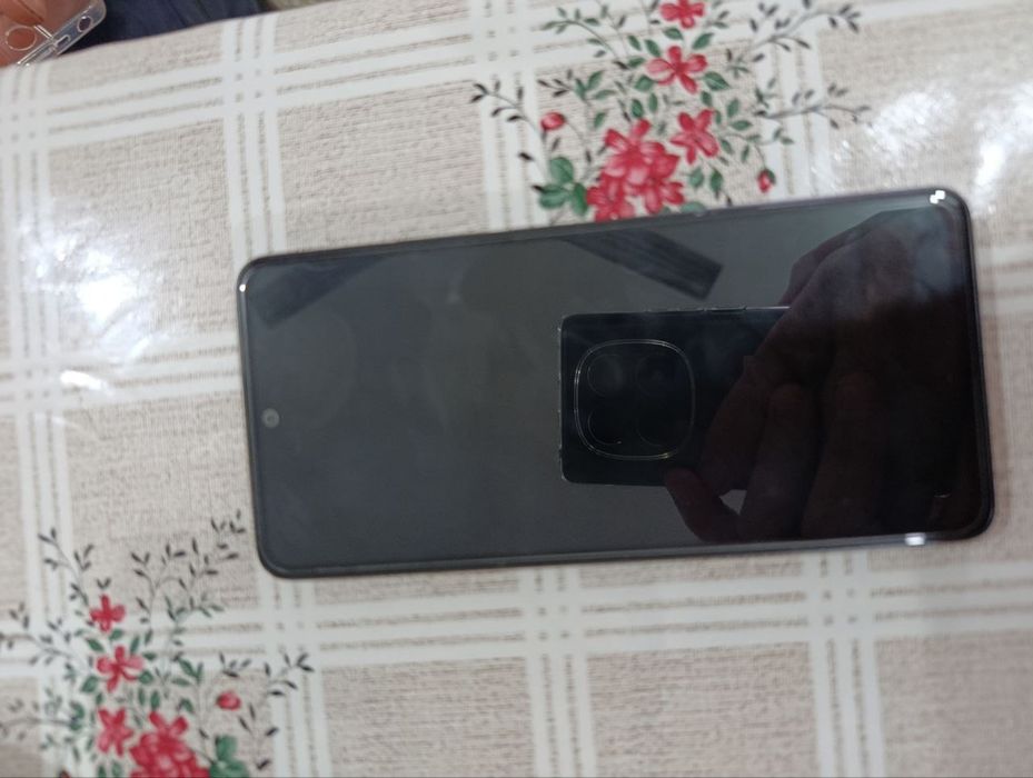 Radmi not 13 8/128 xolati yaxshi