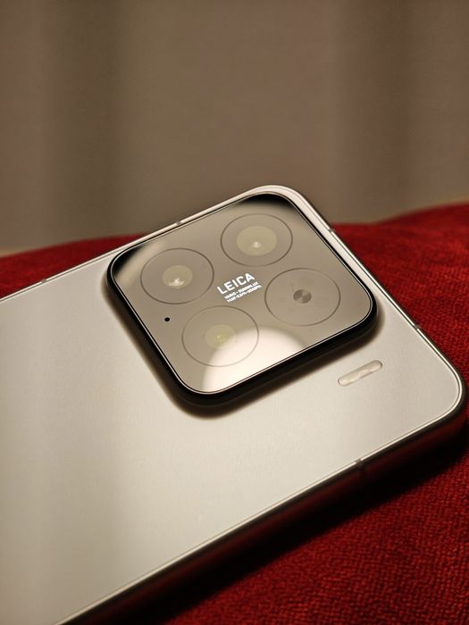 Xiaomi 15 (512Gb) Set + Multe Accesorii (7 huse + 7 folii de protecție)
