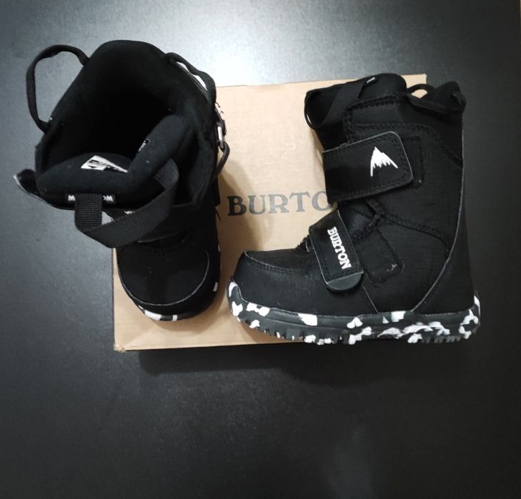 Vând Boots Burton, pentru copii, mărime 11C ( 28) cu talpă interioară