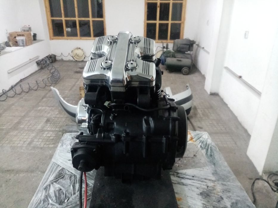 2 броя двигатели Хонда Магна 750