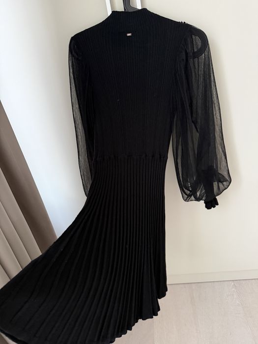 Елегантна черна рокля BSB