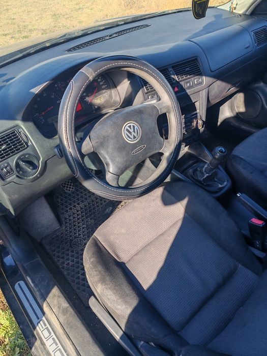 VOLKSWAGEN Golf 2000 — imagine 4