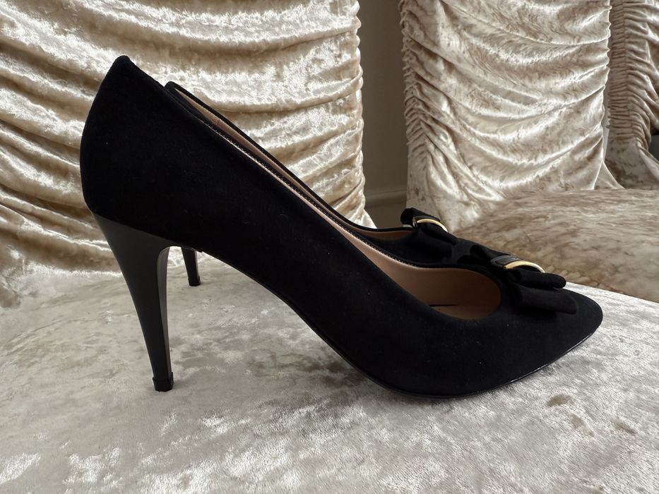 Новые черные туфли