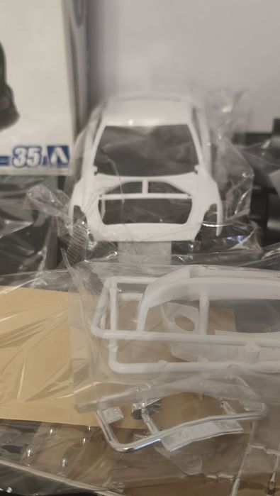 Nissan GTR R35 V - Spec Aoshima model kit