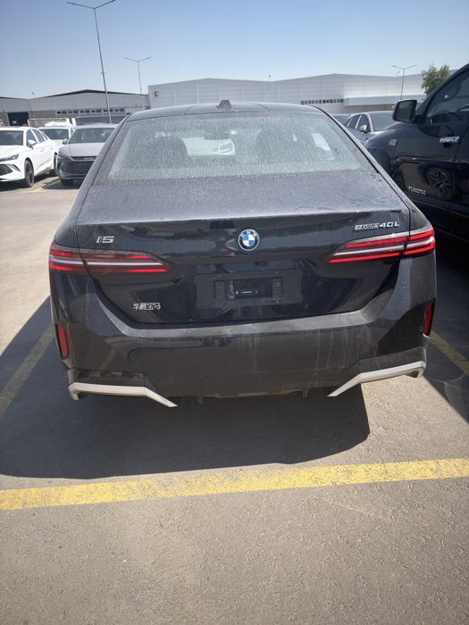 Naht vaNasiya savdo BMW i5 40L M-Sport 2025