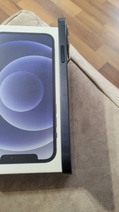 Vind iPhone 12 64giga