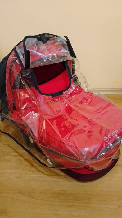 Кош Cybex Ferrari, за новородено