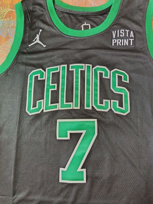 Maiou de baschet cu Jaylen Brown (disponibil)