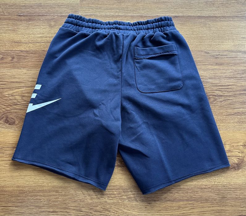 Мъжки,памучни,тъмно сини къси панталонки Nike със страничен надпис