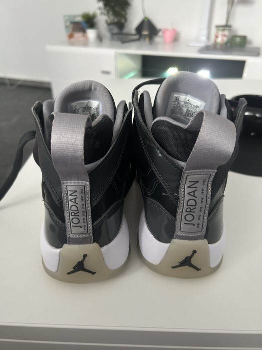 Air Jordan 8 Chrome (2015), mărimea 40 EU.