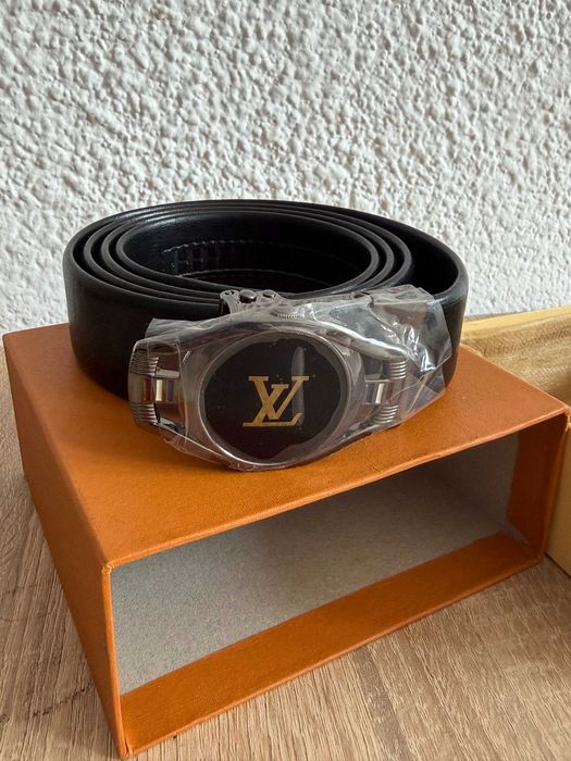 Curea Louis VUITTON neagra