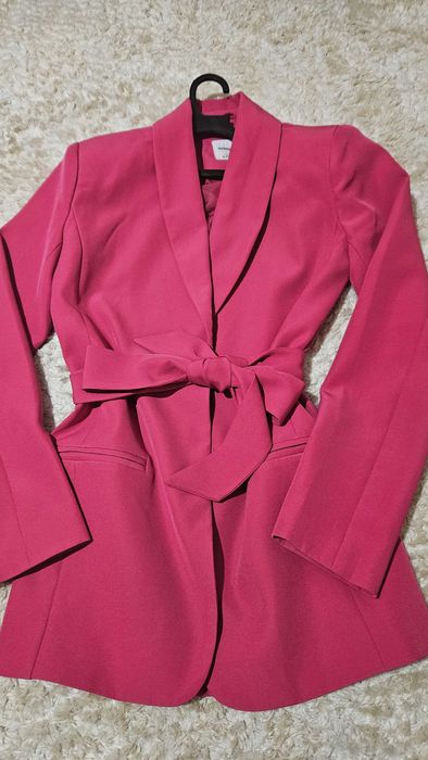Дамски блейзър с колан