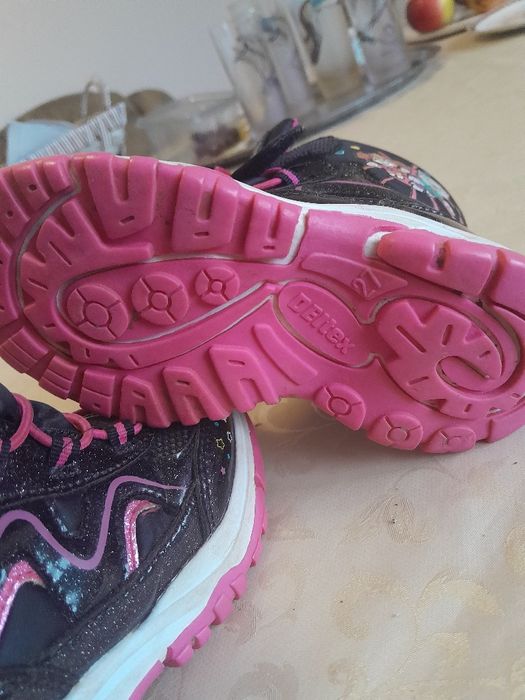 Cizmulite fetite imblanite ms 27