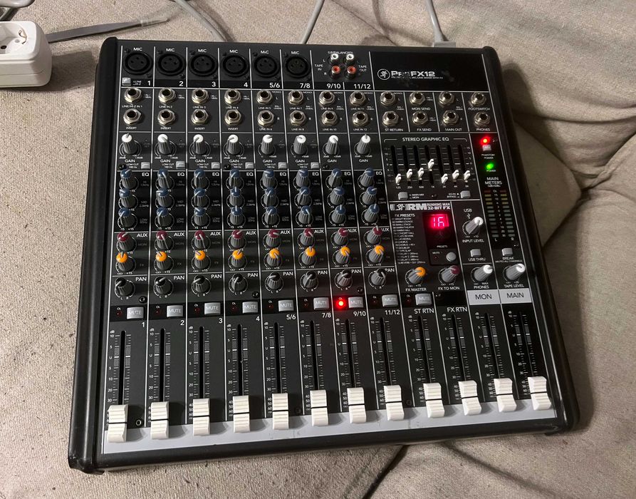 Mixer audio Mackie ProFX12v2 USB efecte 12 canale perfect functionabil