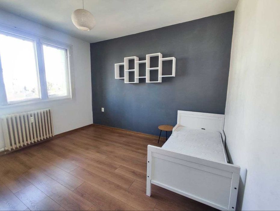 Дава се под наем Тристаен апартамент в София, Гео Милев - 97 кв.м за 750 € - Снимка #1